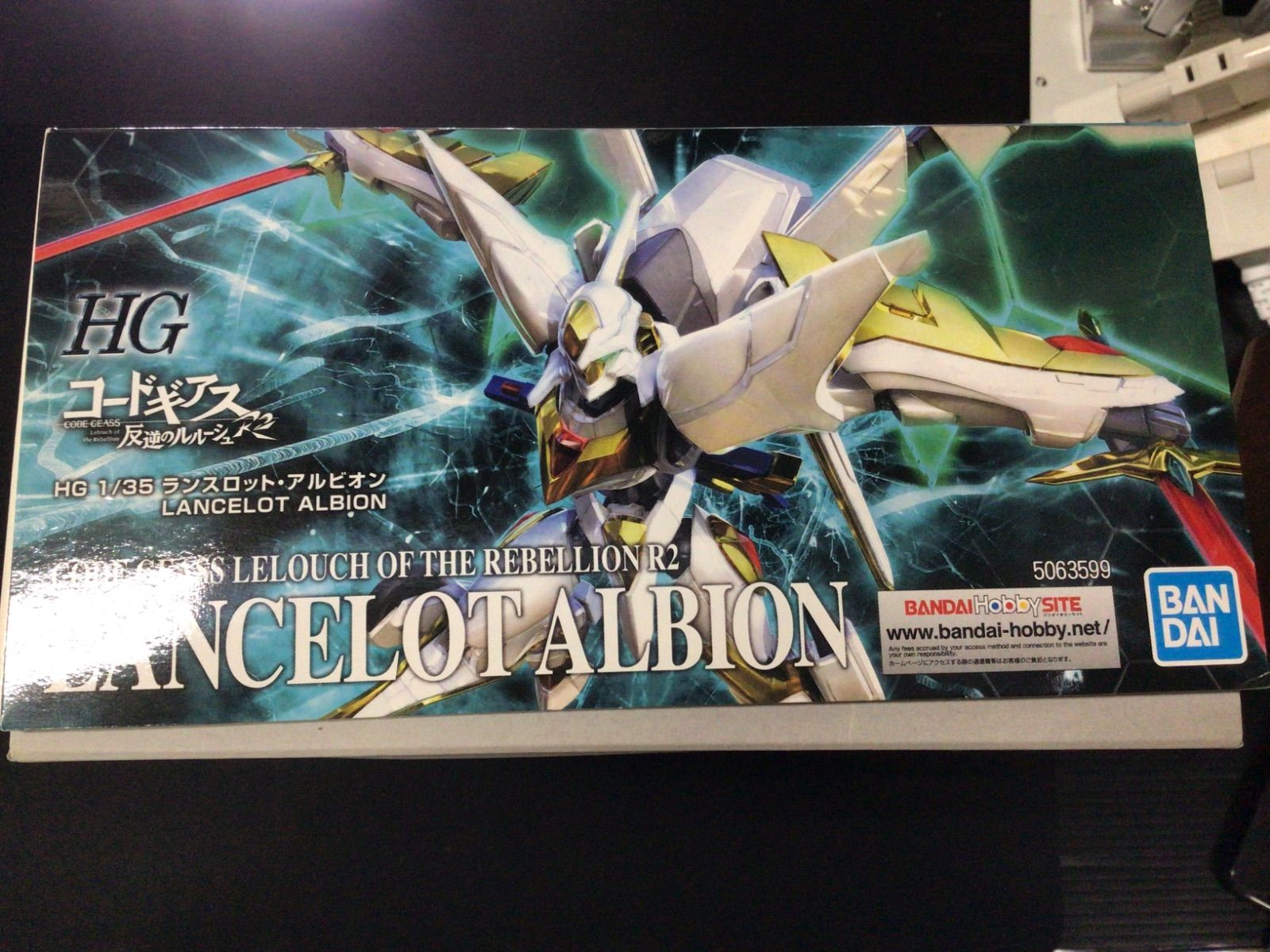 未組立　ランスロット・アルビオン　HG コードギアス 反逆のルルーシュ Amazon.co.jp: ランスロット アルビオン HG コードギアス 反逆の