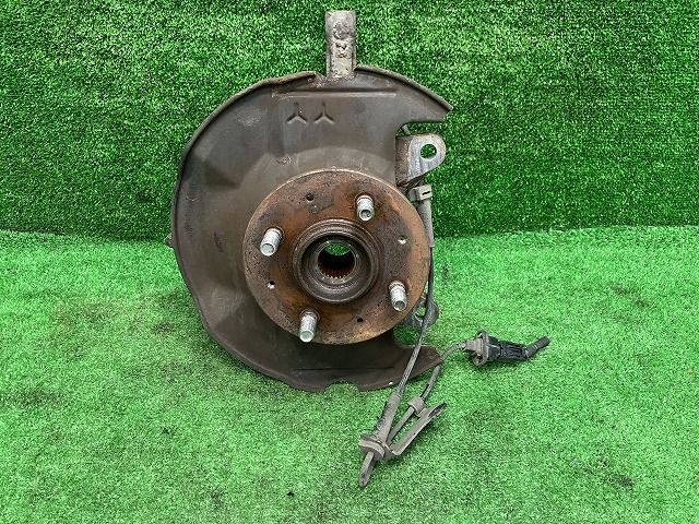 フリード GB4 右フロントナックルハブ G ジャストセレクション 4WD 7人 51211-SYZ-000 B557P