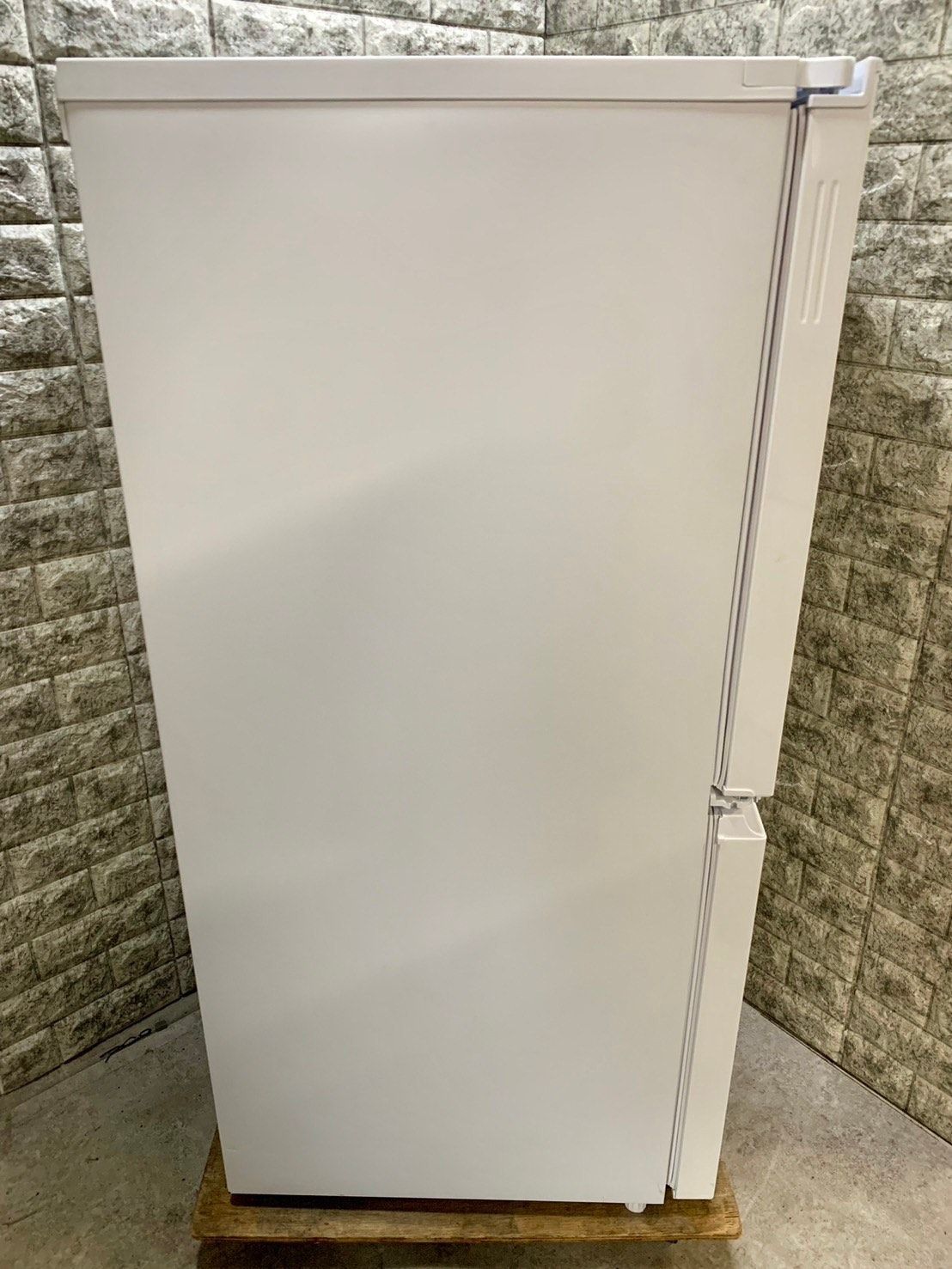 大阪送料無料☆3か月保障付き☆冷蔵庫☆2023年☆シャープ☆2ドア☆SJ  