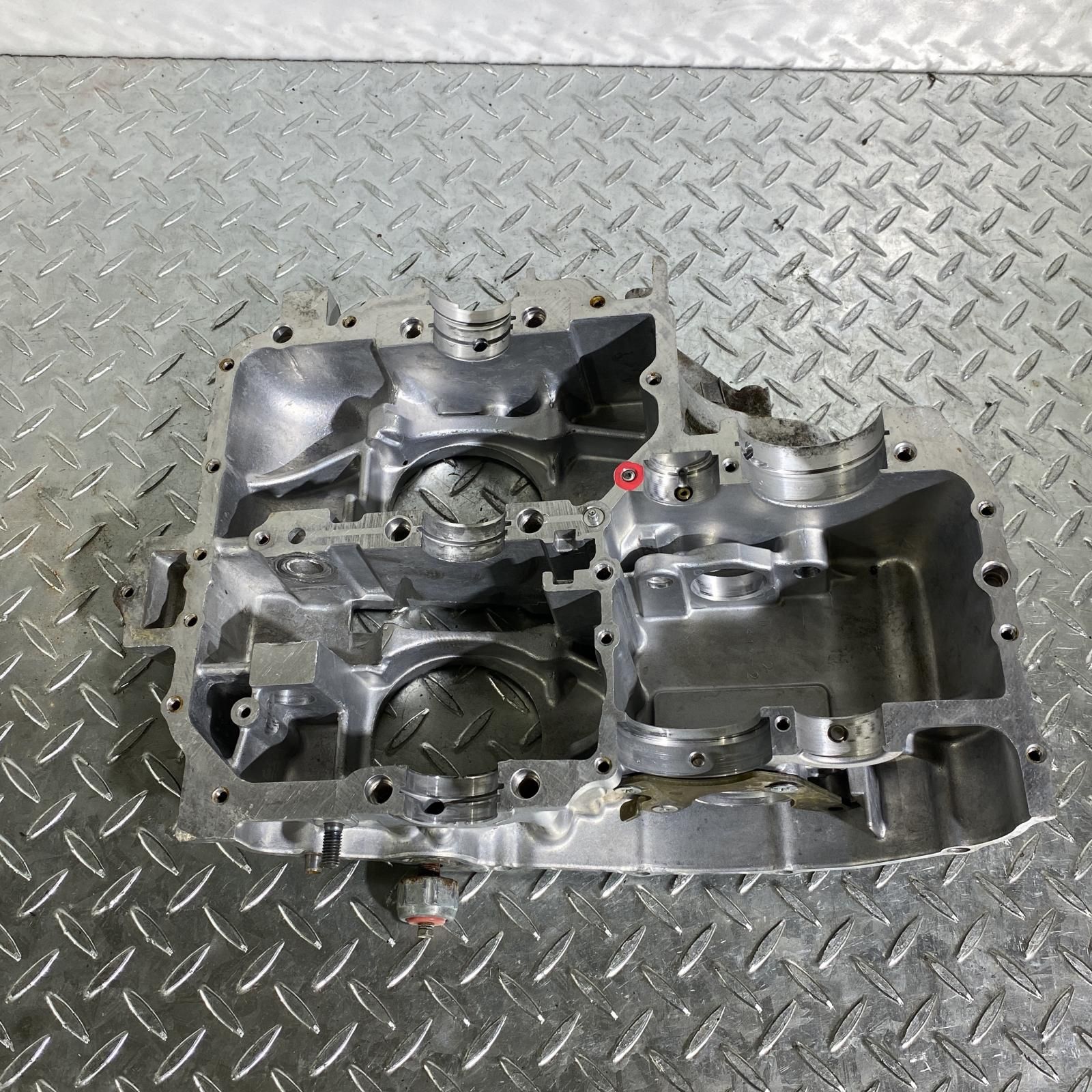 HONDA CB400N クランクケース 上側 ホンダ 【公式通販】
