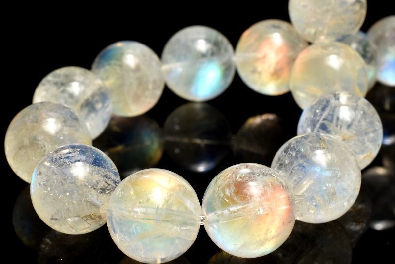 レインボームーンストーン マダガスカル産 天然物 希少 虹色