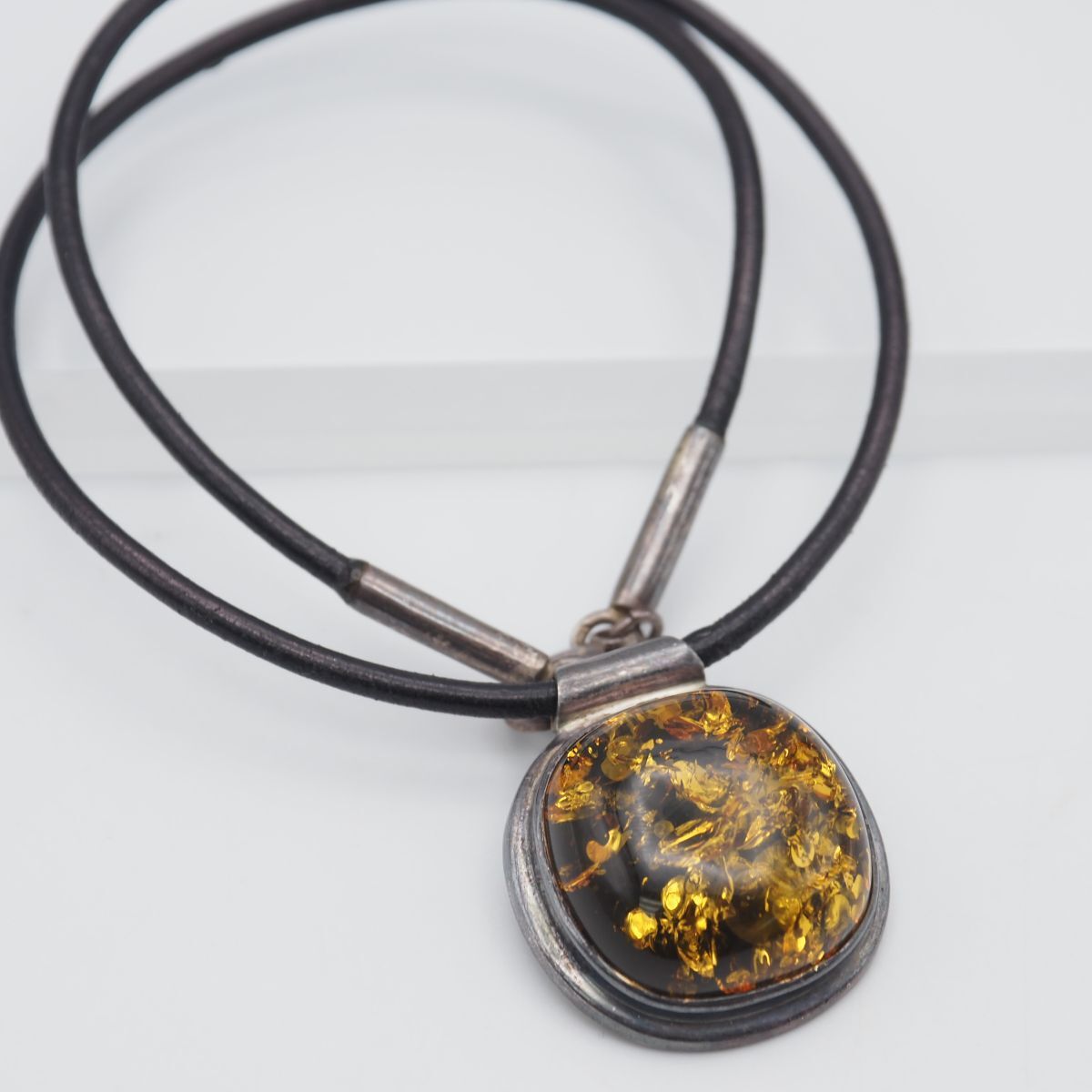 ヴィンテージ ネックレス 琥珀 925刻印 B247 琥珀 コハク 925刻印 ネックレス ミックスカラー デザイン