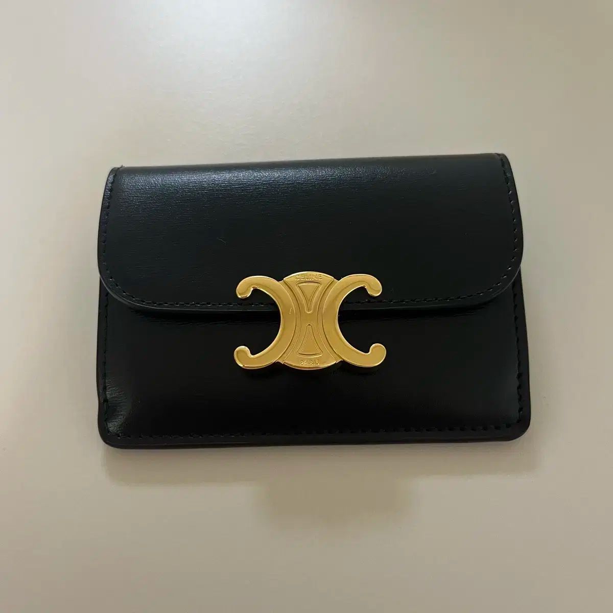 【CELINE】トリオンフ フラップウォレット/関税送料込み Celine(セリーヌ) トリオンフ フラップ カードウォレット - メルカリ
