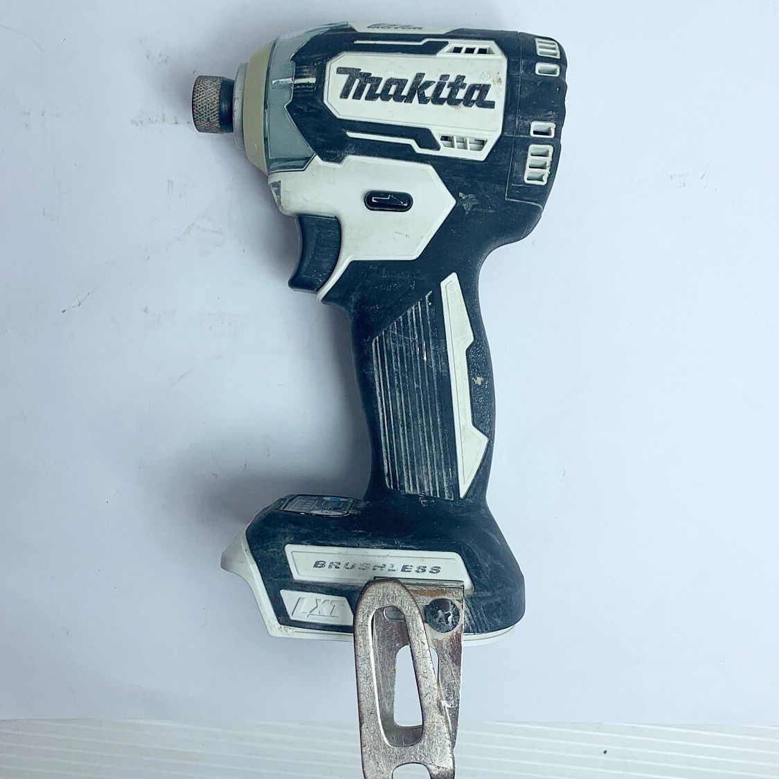 ♭♭MAKITA マキタ 充電式インパクトドライバ 18V 本体のみ TD170D