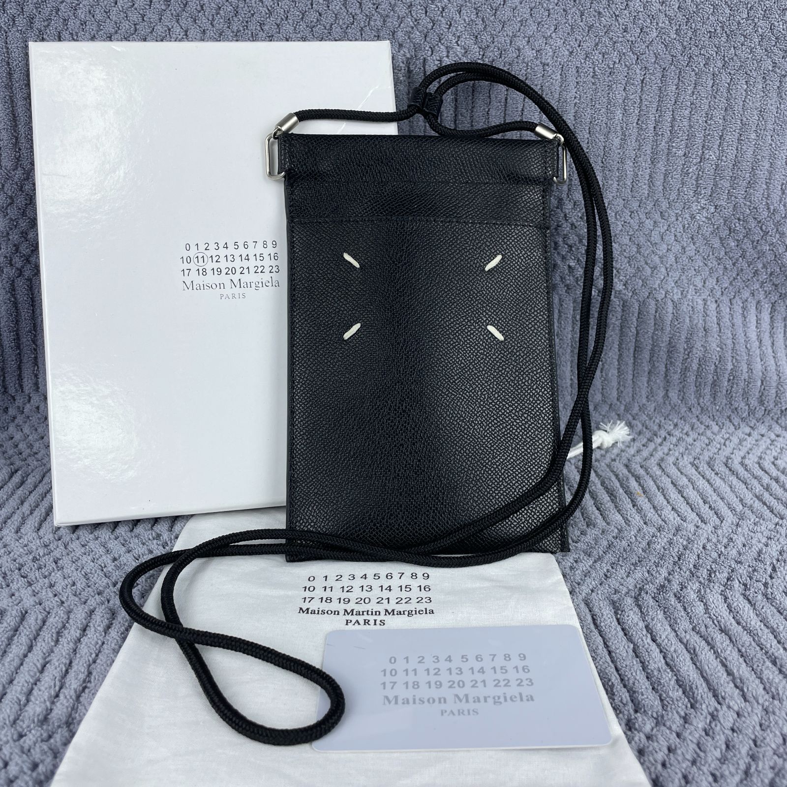 未使用Maison Margielaメゾンマルジェラスマートフォンポーチ