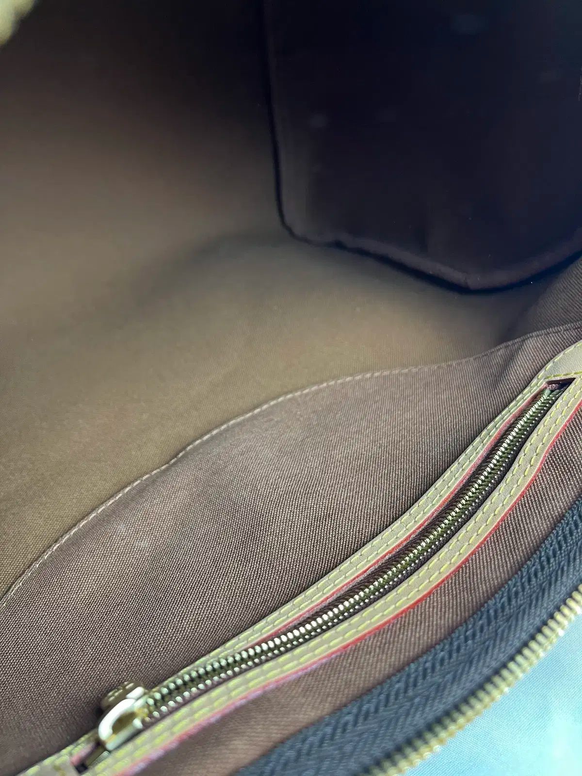 ゴールド モノラル