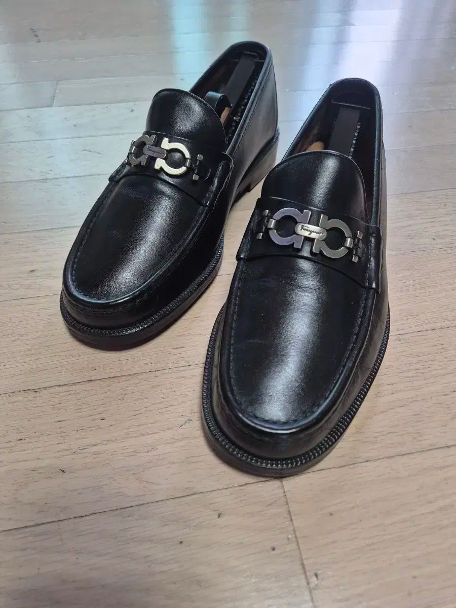 FERRAGAMO フェラガモ ガンチーニ ローファー 265 サイズ