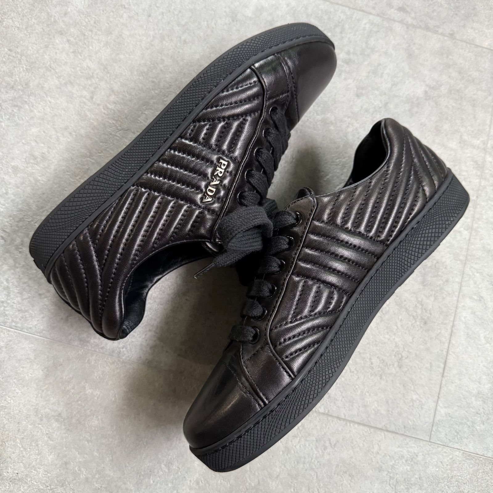 本日のみお値下げ超美品プラダロゴスニーカーレディース36