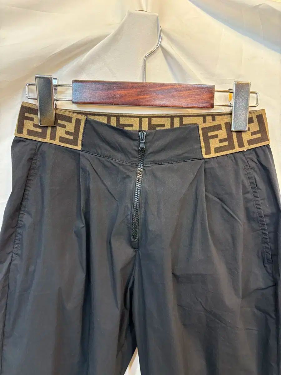 FENDI フェンディ キッズ ストレッチパンツ 10A 44 サイズ 純正