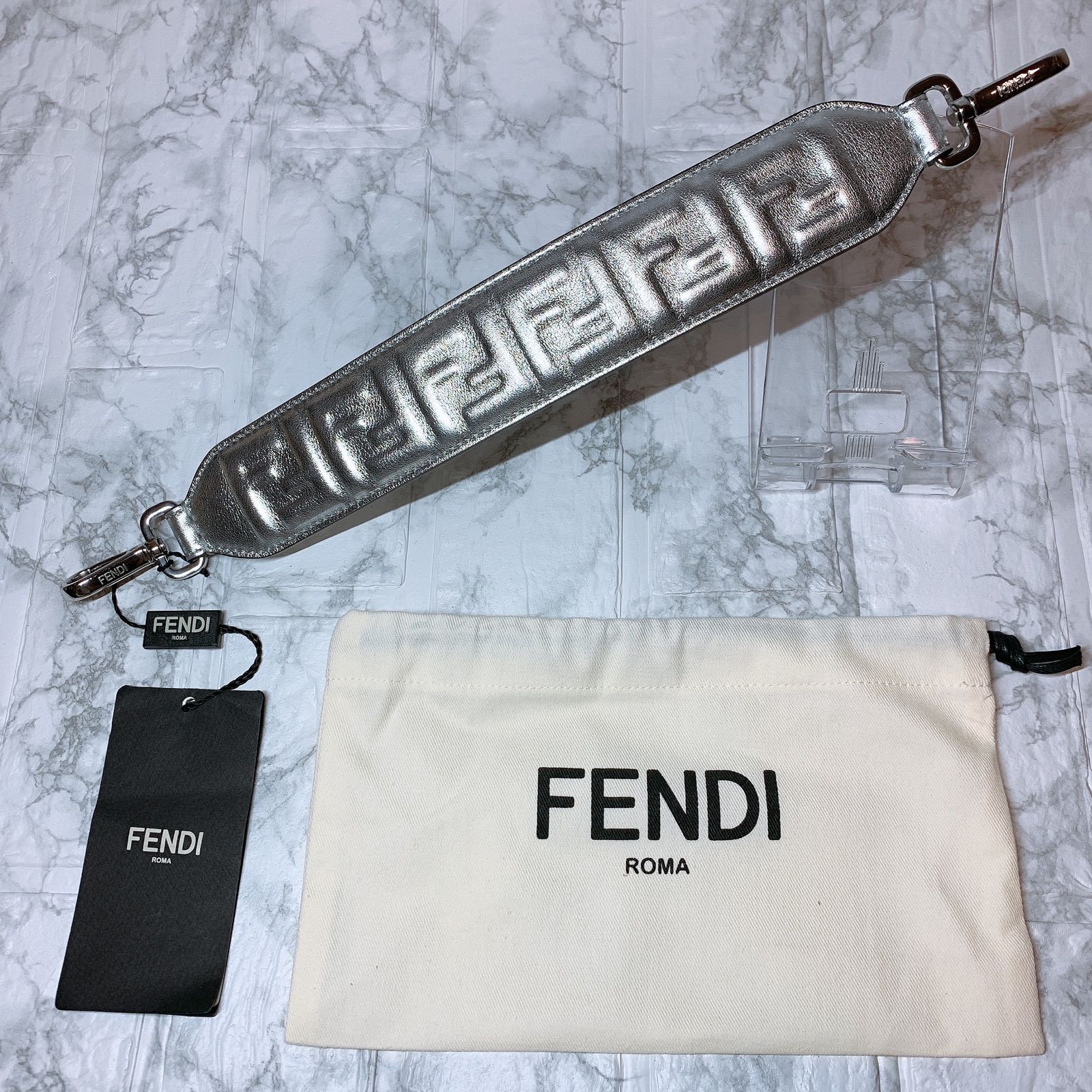 ☆ 定価62,700円☆激レア【新品】FENDI ストラップユー ズッカ柄 ...