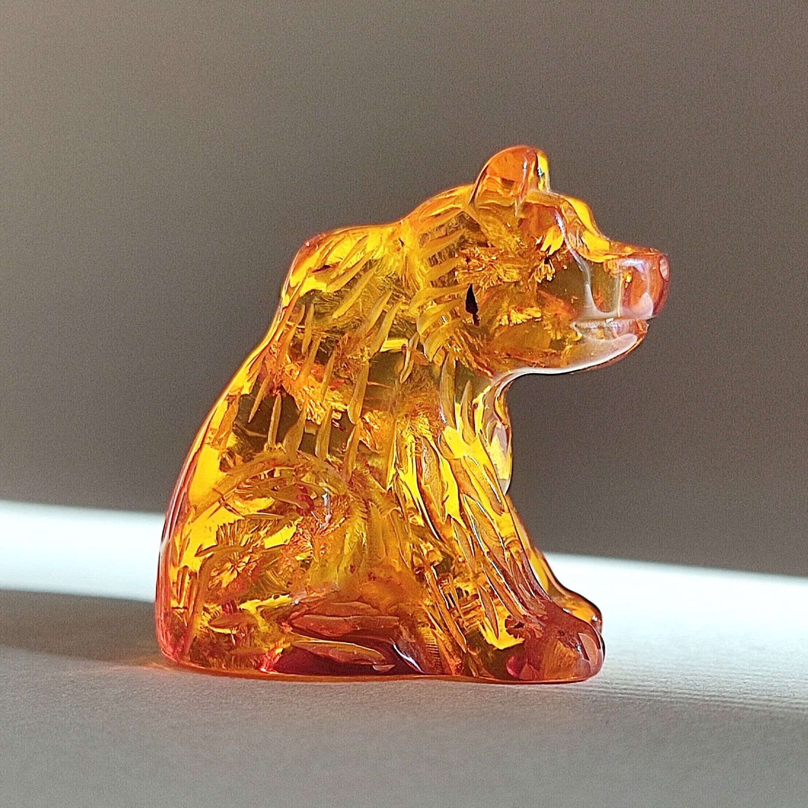 在庫セール】天然石 バルト産イエローアンバー（琥珀）くま ＆ クジラ