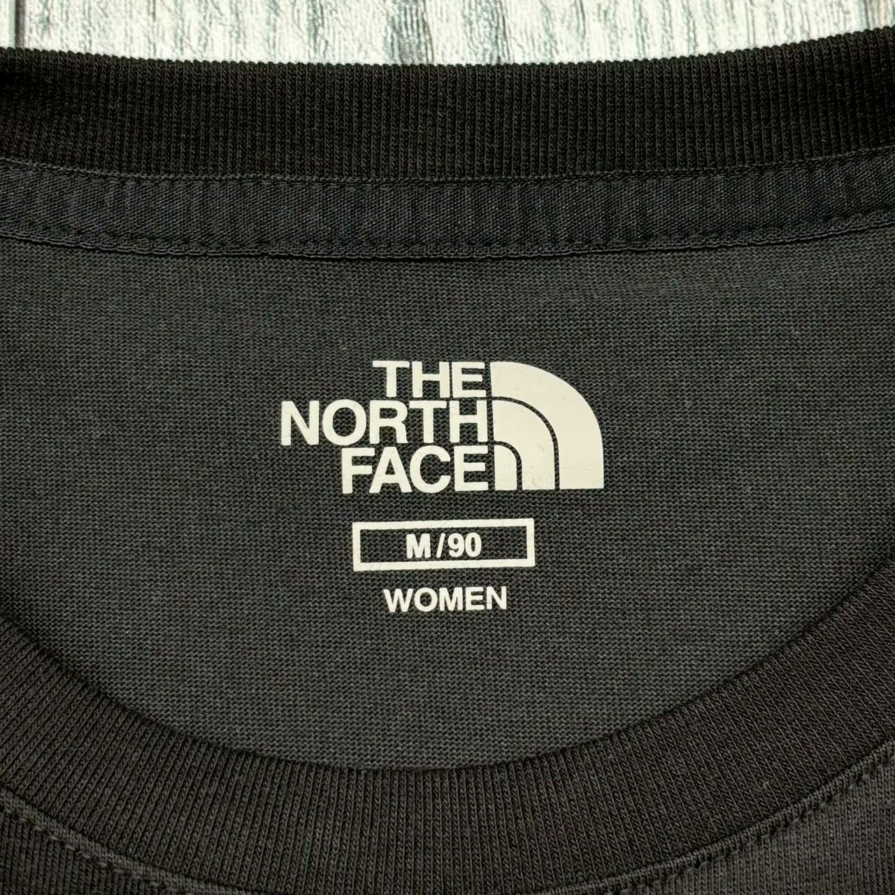 ノースフェイス【新品・未使用】WHITE LABEL ショート丈Tシャツ