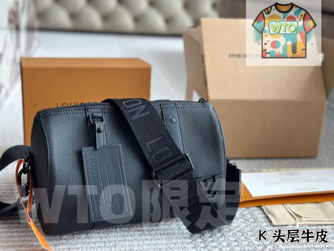 LOUIS VUITTON ルイ・ヴィトン　メンズ カットソー　本物保証 今日WTO】Louis Vuitton Men's CityKeepall Pillow Bag メンズ