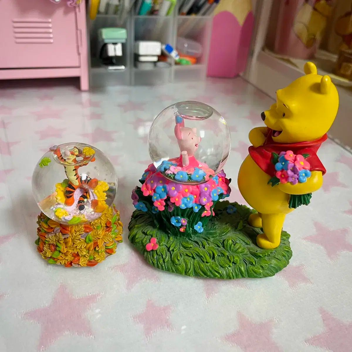 Disney(ディズニー) くまのプーさん ティガー ピグレット スノードーム 出品