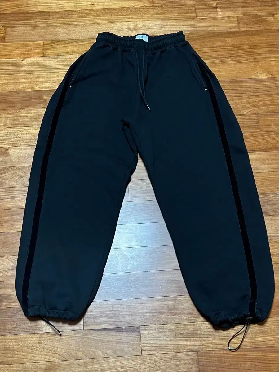 ハエア スウエットパンツ 黒