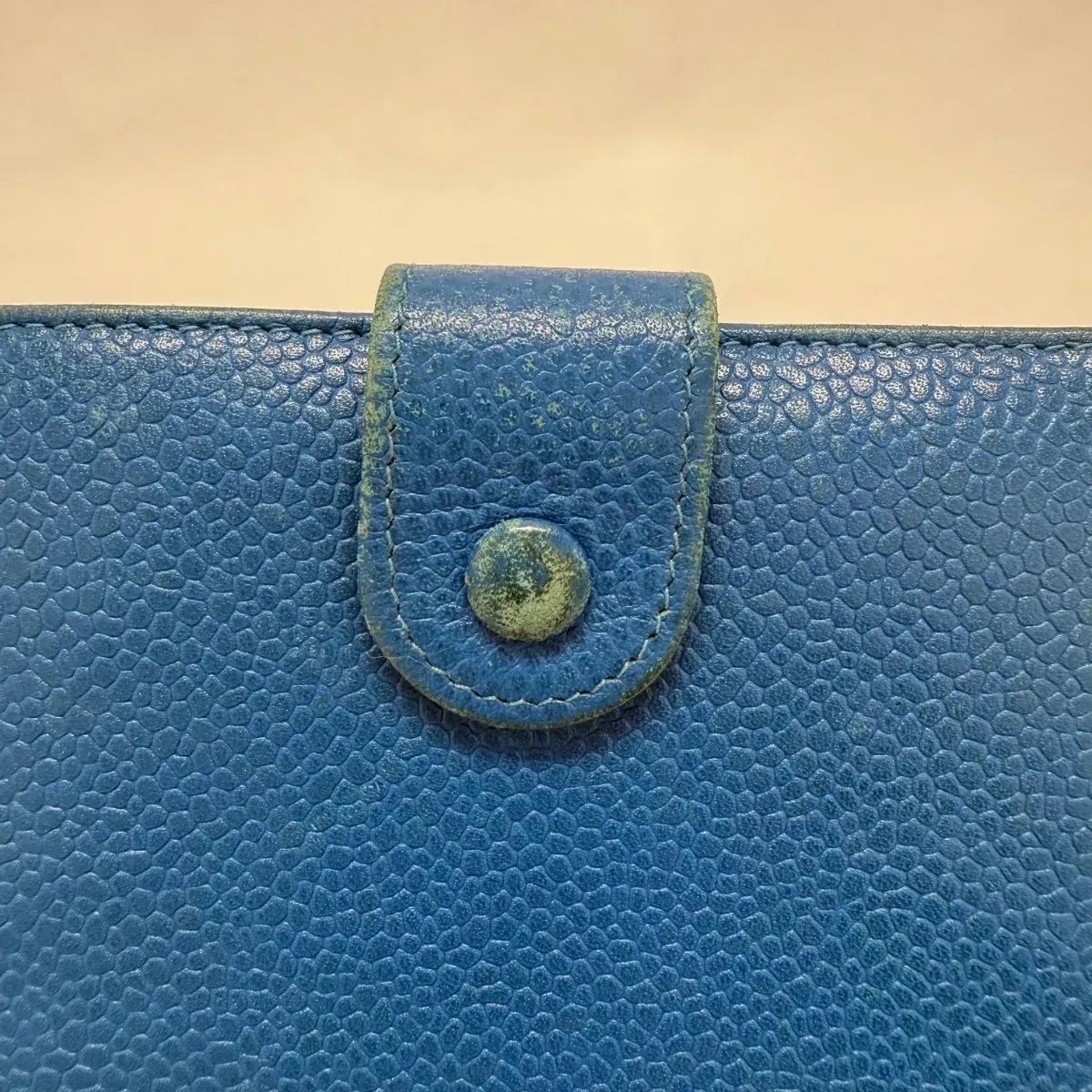 CHANEL ✨シャネル キャビアスキン👛二つ折り財布 👛ブルー CHANEL ✨シャネル キャビアスキン👛二つ折り財布 👛ブルー