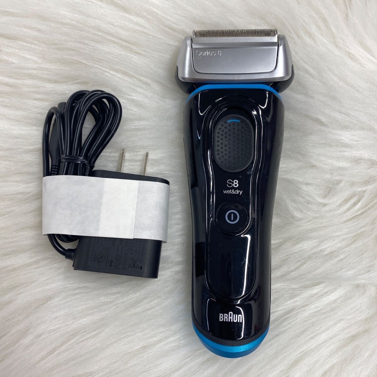 未使用品・買取品・本体+充電ケーブルのみ・傷あり】シリーズ8