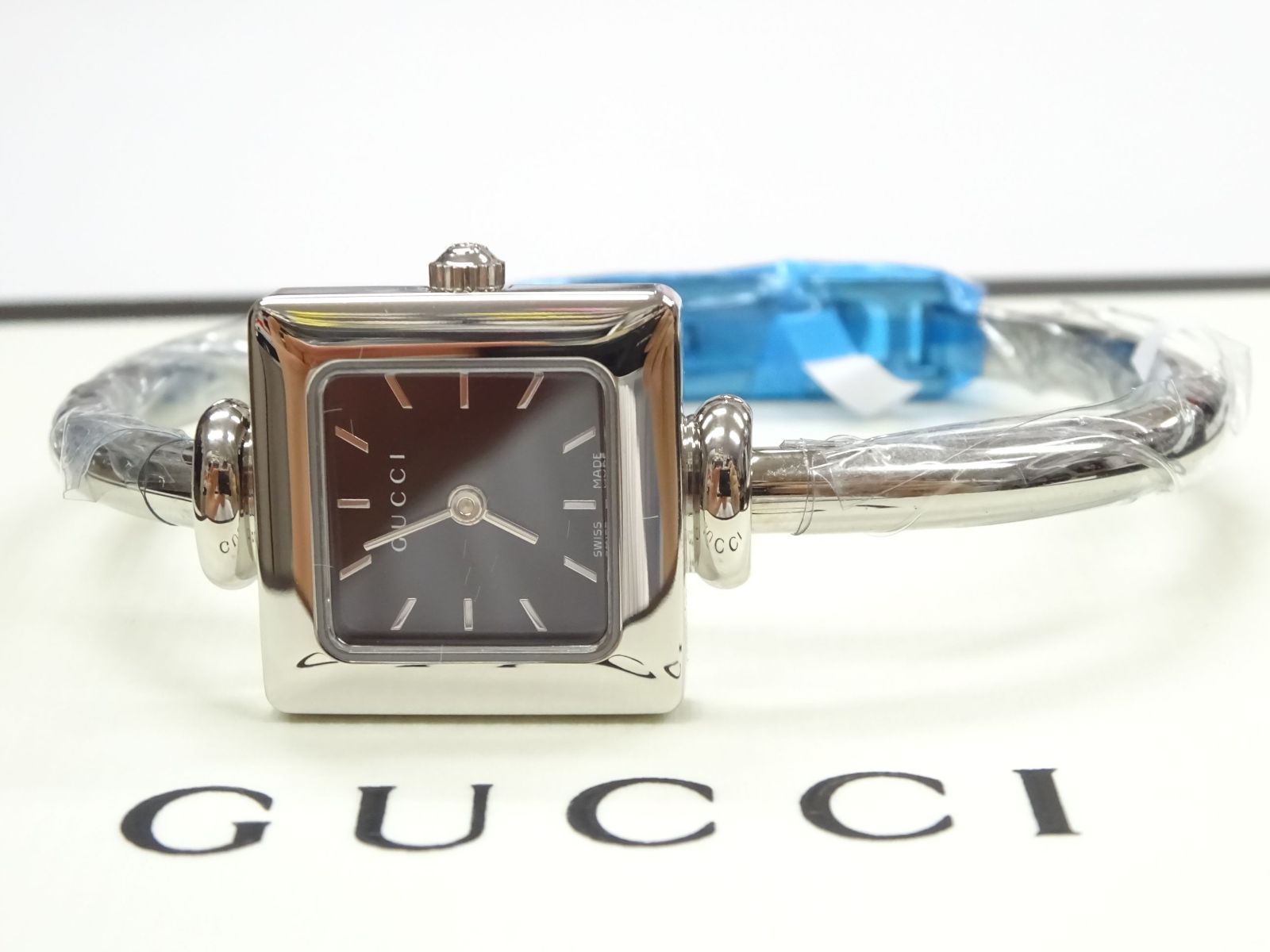 GUCCI レディース　腕時計　バングルウォッチ　電池交換済み 名東】【GUCCI】グッチ バングルウォッチ 2700.2.L ブラック文字