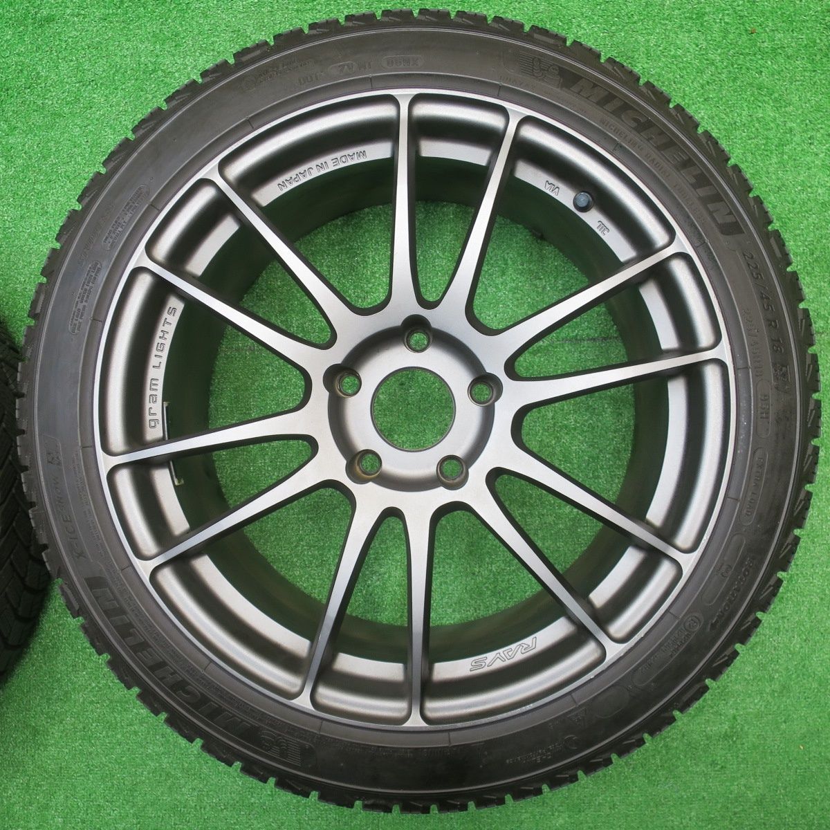 バリ溝 21年 キレイ 9.5分以上 BMW 等 RAYS gram LIGHTS 57 M|S G07EX 225|45R18 スタッドレス ミシュラン X-ICE SNOW レイズ グラムライツ PCD120|5H 5101607NJス