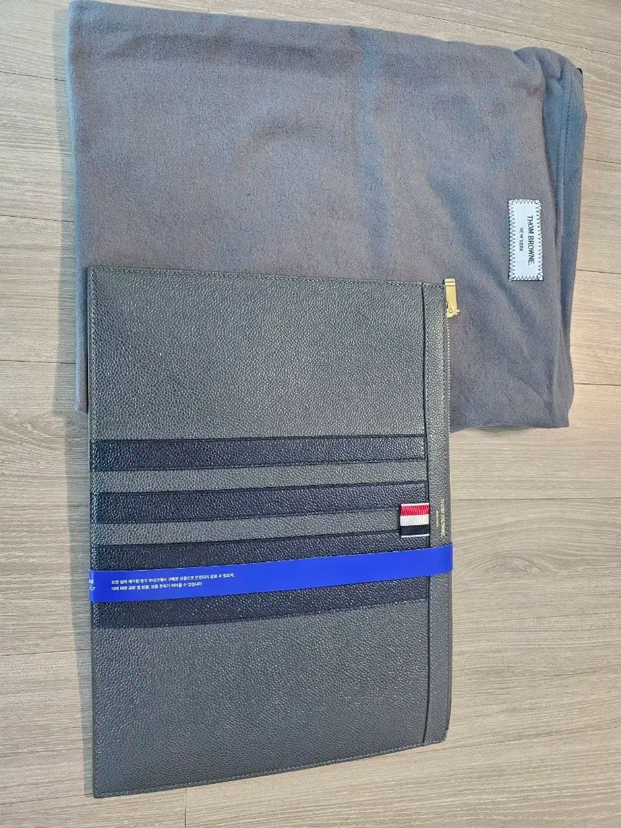 Thom Browne(トム ブラウン) クラッチバッグ 新品、未使用 Thom Browne(トム ブラウン) クラッチバッグ 新品、未使用