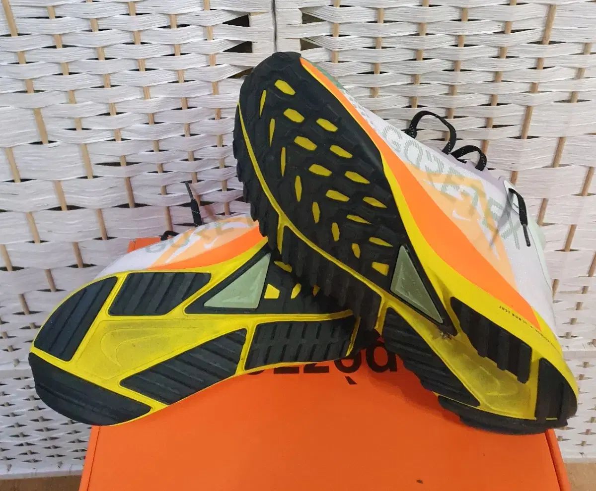 NIKE ナイキ トレイル ラン GORE-TEX ゴアテックス スニーカー 290mm OLIVEOS_COM_TR