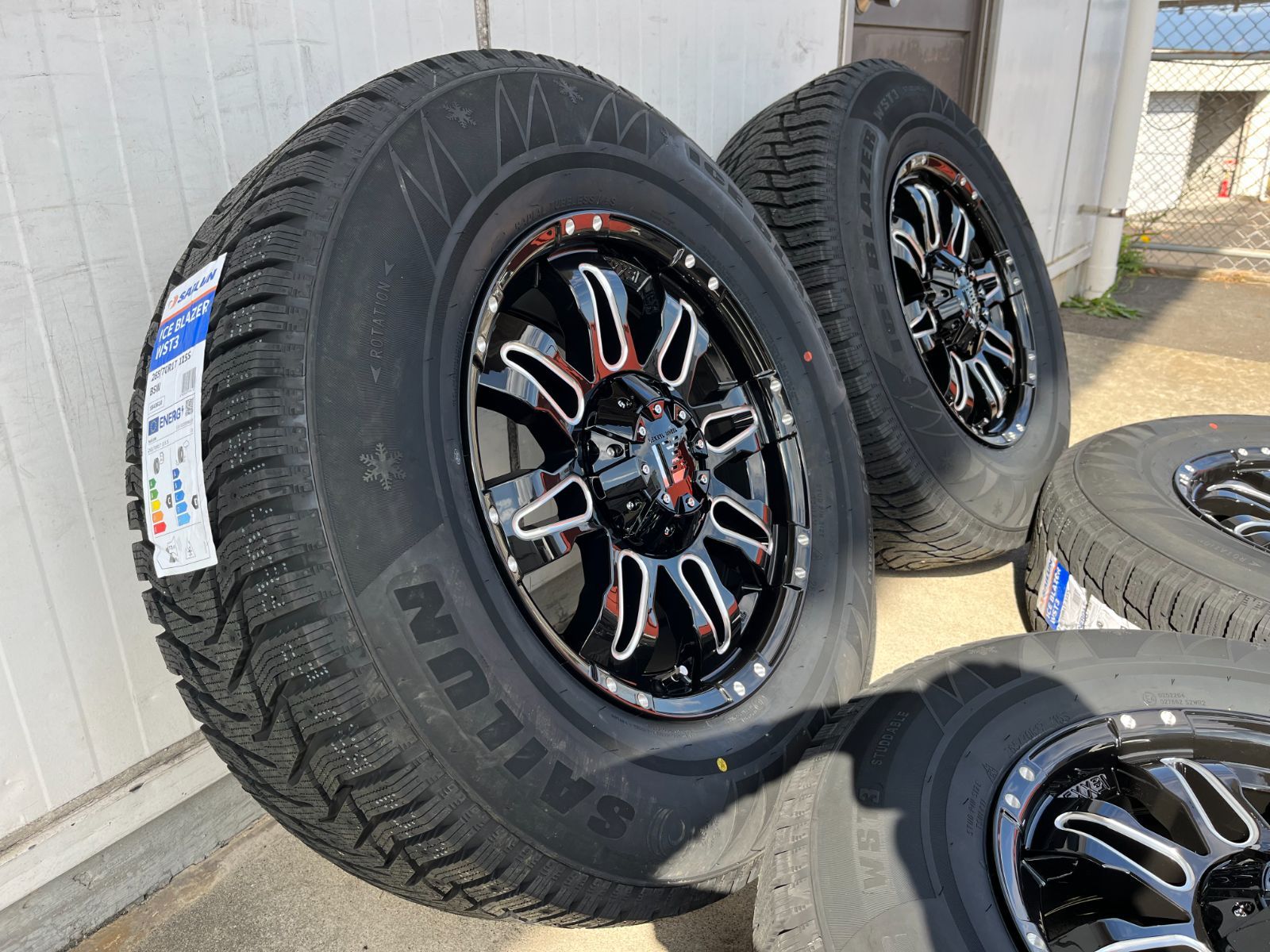 H3 タイヤホイールセット