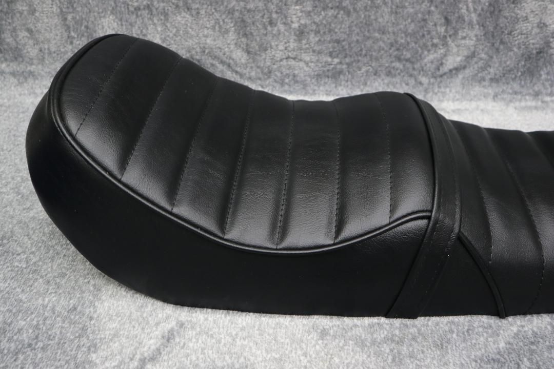 ＧＳ４００　黒皮　タックロールシート // ②完成品 アンコ抜き GS400 シート 黒皮 // 完成品 アンコ抜き タックロール - メルカリ