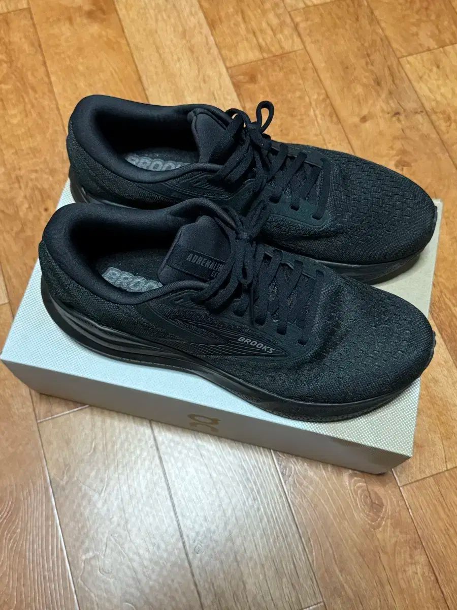 ブルックス アデレナリン gts24 270