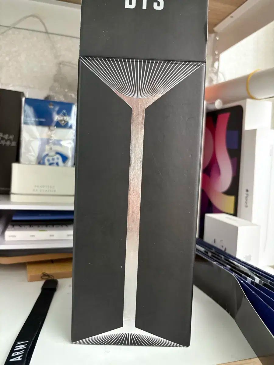 アミボム BTS ペンライト フォトカード付き MAPOᖴTHESOUL BTS アミボム【Weverse JAPAN】アミボム ver.4 OFFICIAL LIGHT