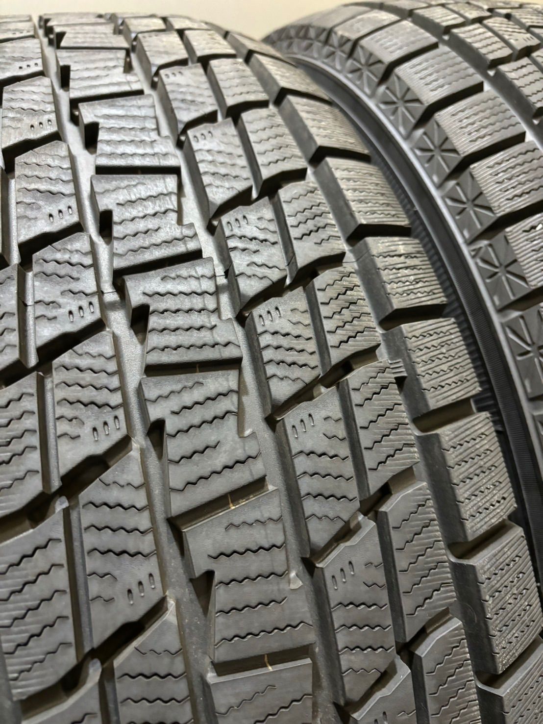 ★265/70R17 GOODYEAR/ICE NAVI SUV 22年製 スタッドレス 4本 プラド ハイラックス JEEP (南6-G708)