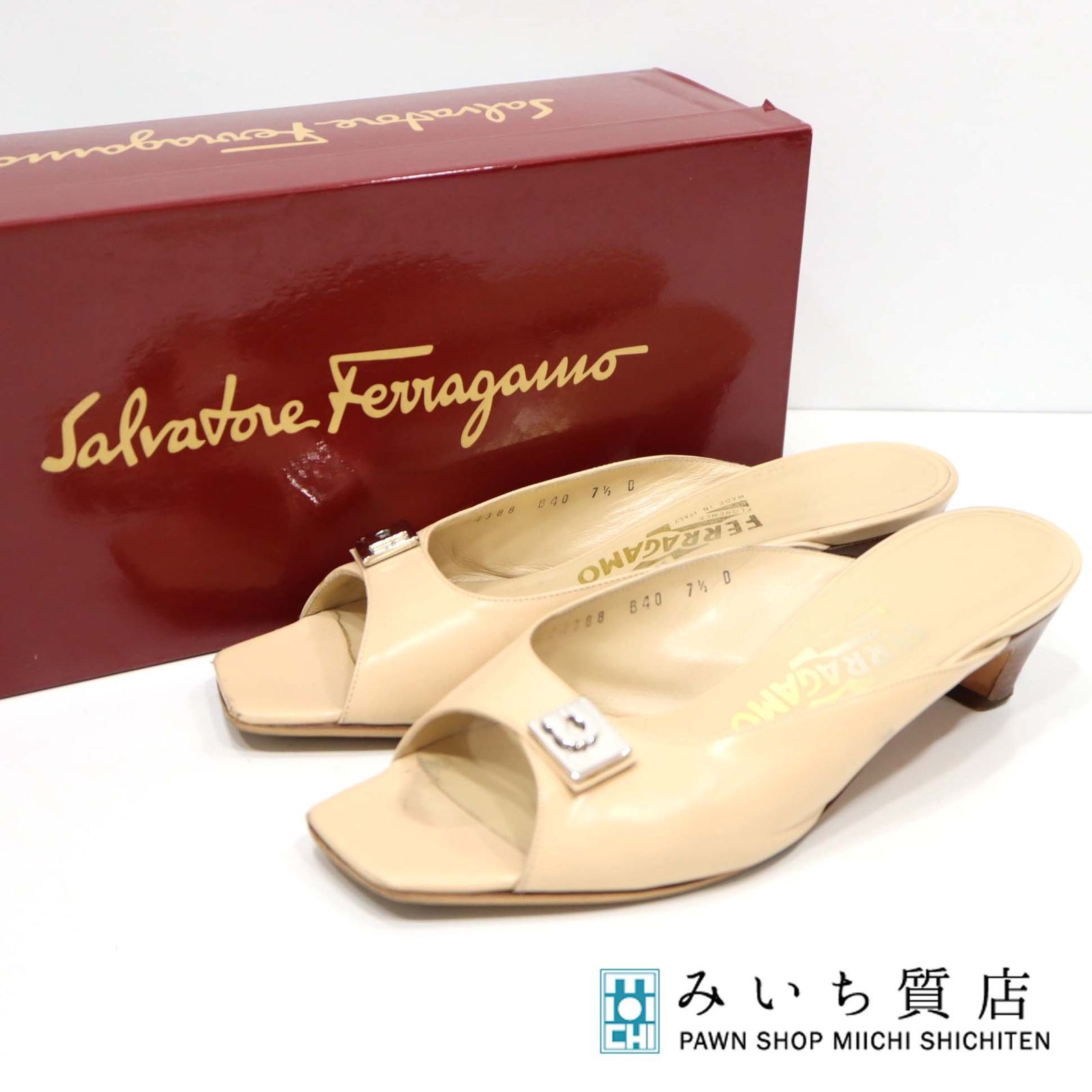 フェラガモ ☆ レザー アンクルストラップ サンダル 7 伊製 ガンチーニ Ferragamo ウィメンズ サンダル通販 - FARFETCH Salvatore Ferragamo フェラガモ サンダル　ガンチーニ7
