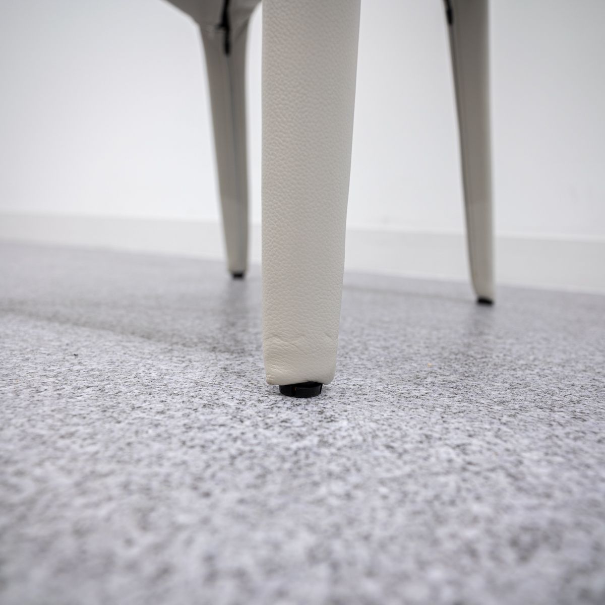 中古品】Cassina カッシーナ 367 HOLA オラ アームチェア 中古品】Cassina カッシーナ 367 HOLA オラ アームチェア