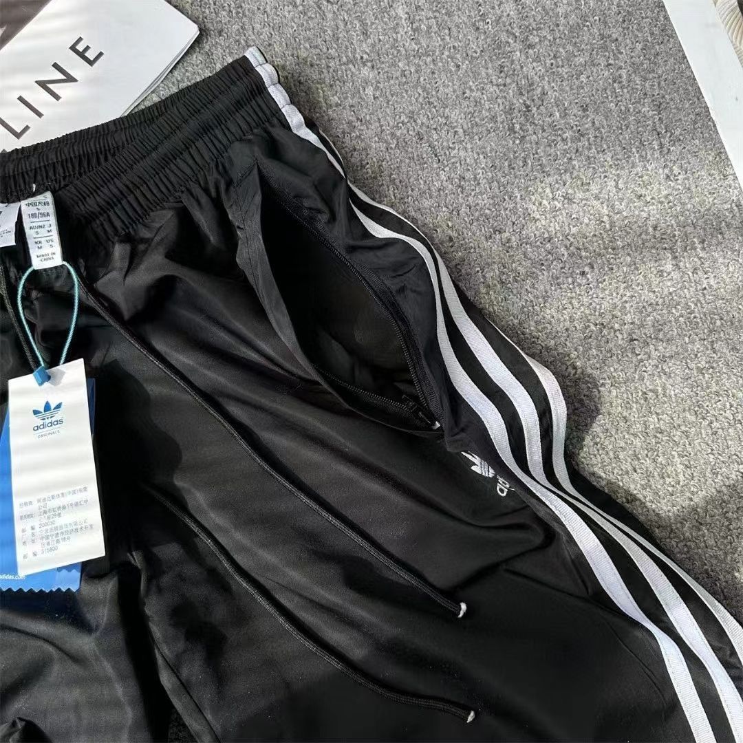 新品未使用 ADIDAS ORIGINALS ADILENIUM メガフレア トラックパンツ  