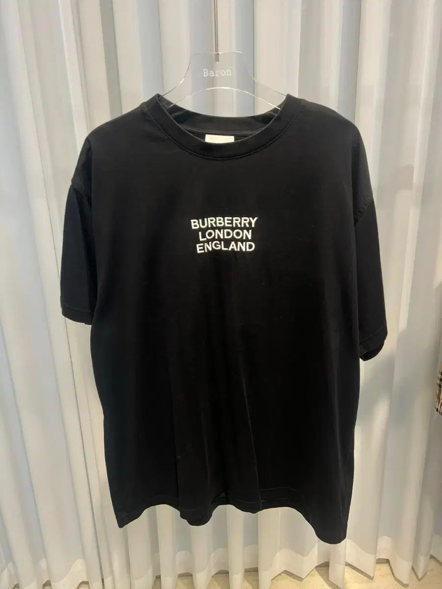 M ） BURBERRY(バーバリー ) ロンドン イングランド 刺繡 半袖 T