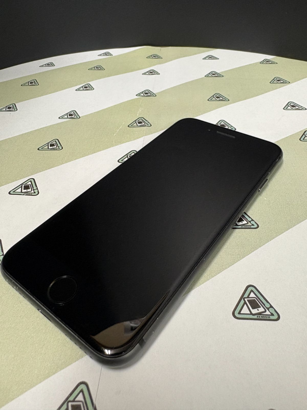 スペースグレイ