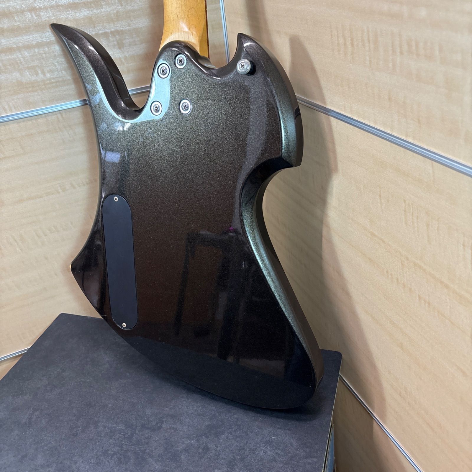 B.C.Rich モッキンバード/エレキギター/ケース/スタンド付き - メルカリ