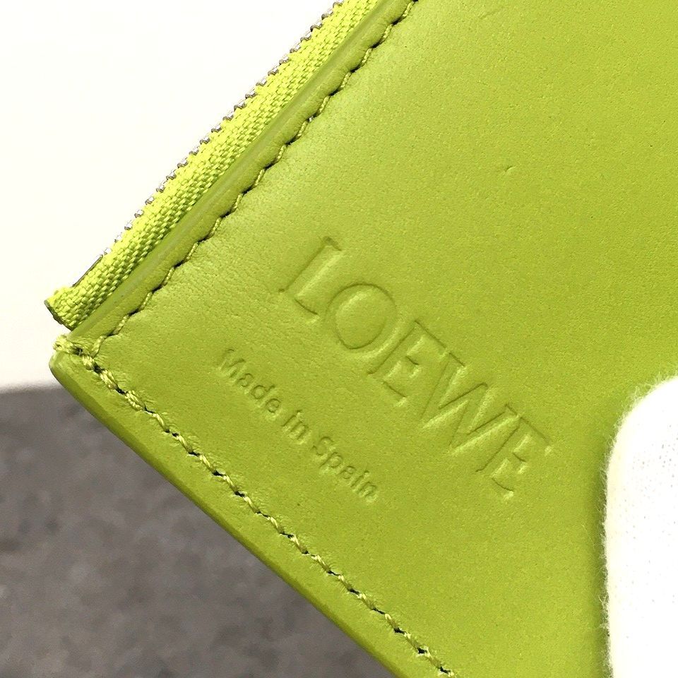 送料込み！ 極美品 LOEWE コンパクトウォレット グリーン 620 - メルカリ 