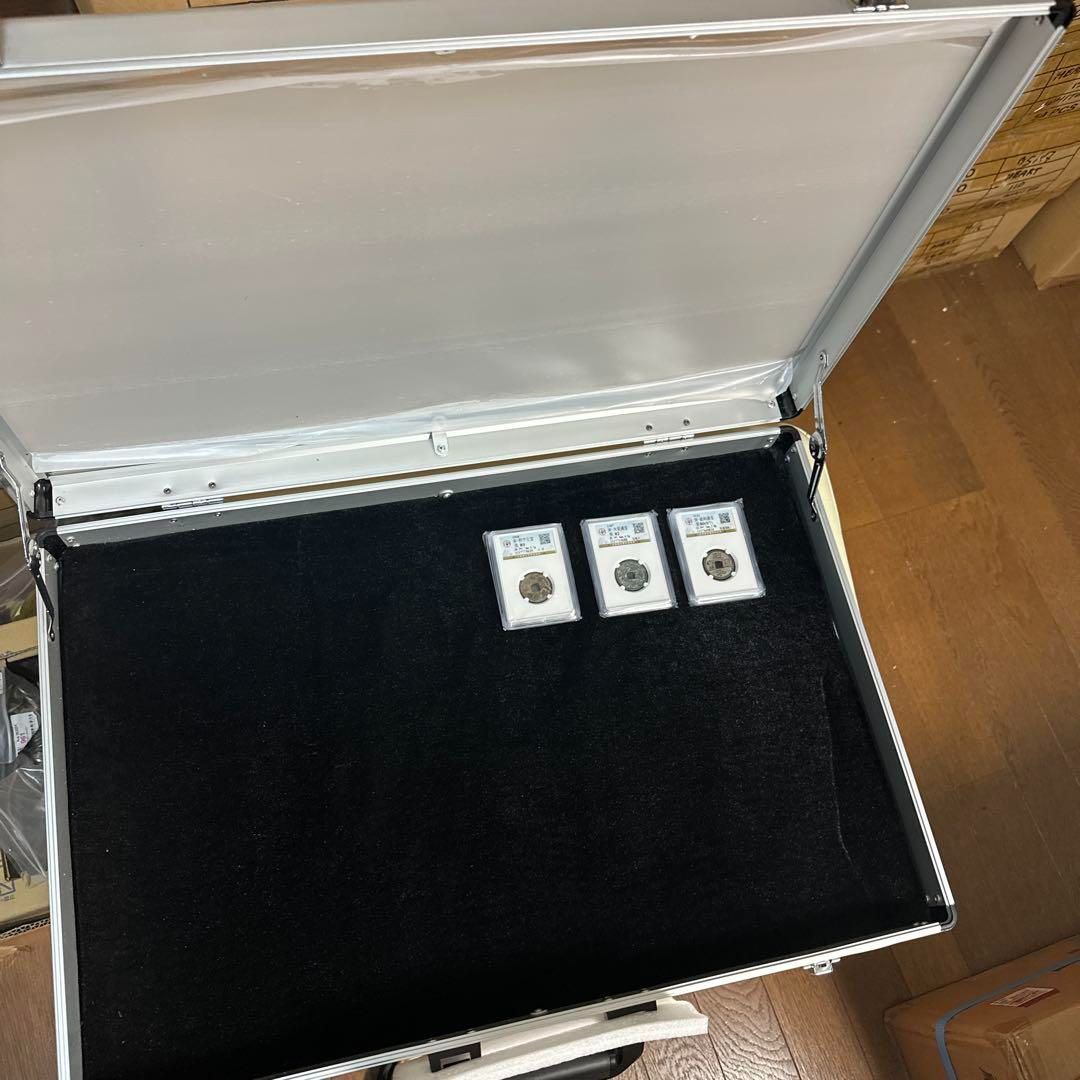 アクリル展示ディスプレイハードケース 合金アルミアタッシュケース 高透明アクリル アクリル展示ディスプレイハードケース 合金アルミアタッシュケース 高