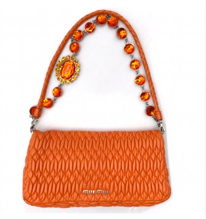 美品 miumiu ミュウミュウ マテラッセ ナッパ レザー クリスタル