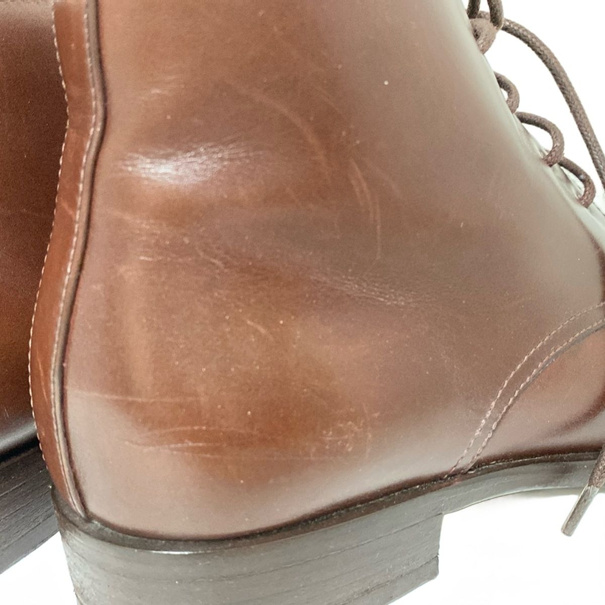 ダークブラウン