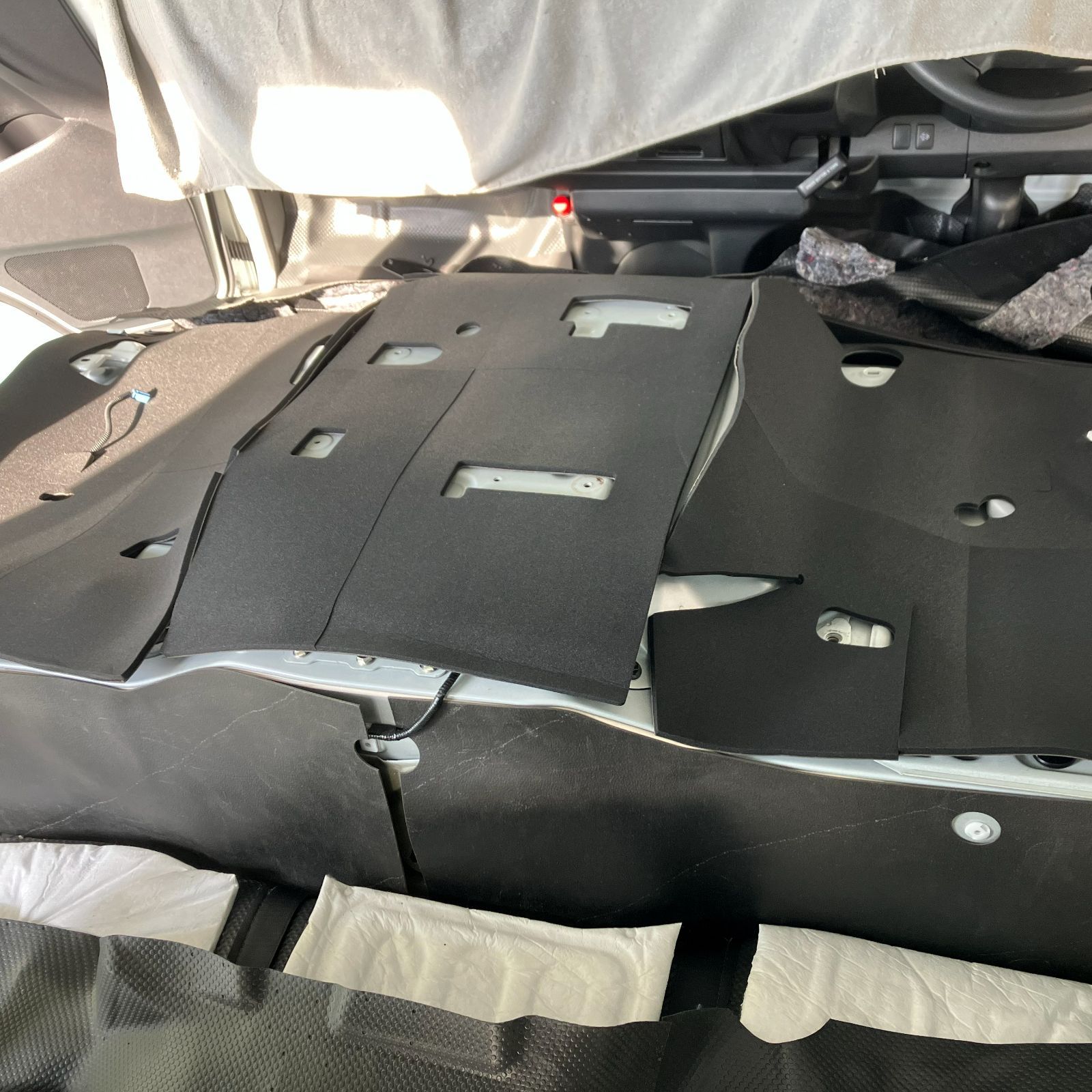 200系 ハイエース ワイドボディ用 エンジンルーム フロント 防音 断熱セット フェリソニ フェリースソニード FS-0243 設計 カット済 デッドニングシート N251019Y