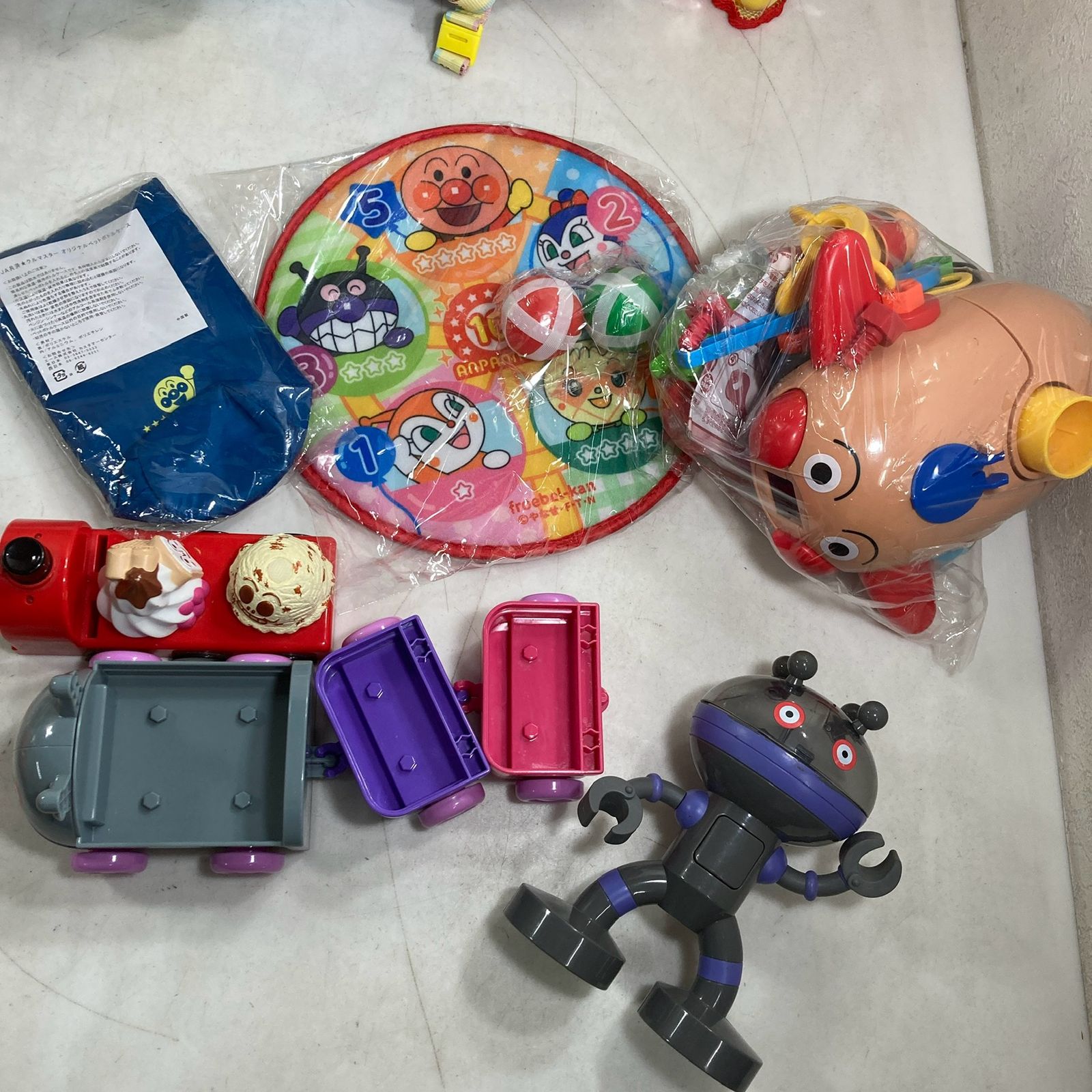 アンパンマン それいけアンパンマン ぬいぐるみ おもちゃ 大量まとめ売り アンパンマン それいけアンパンマン ぬいぐるみ セガトイズ 大量まとめ