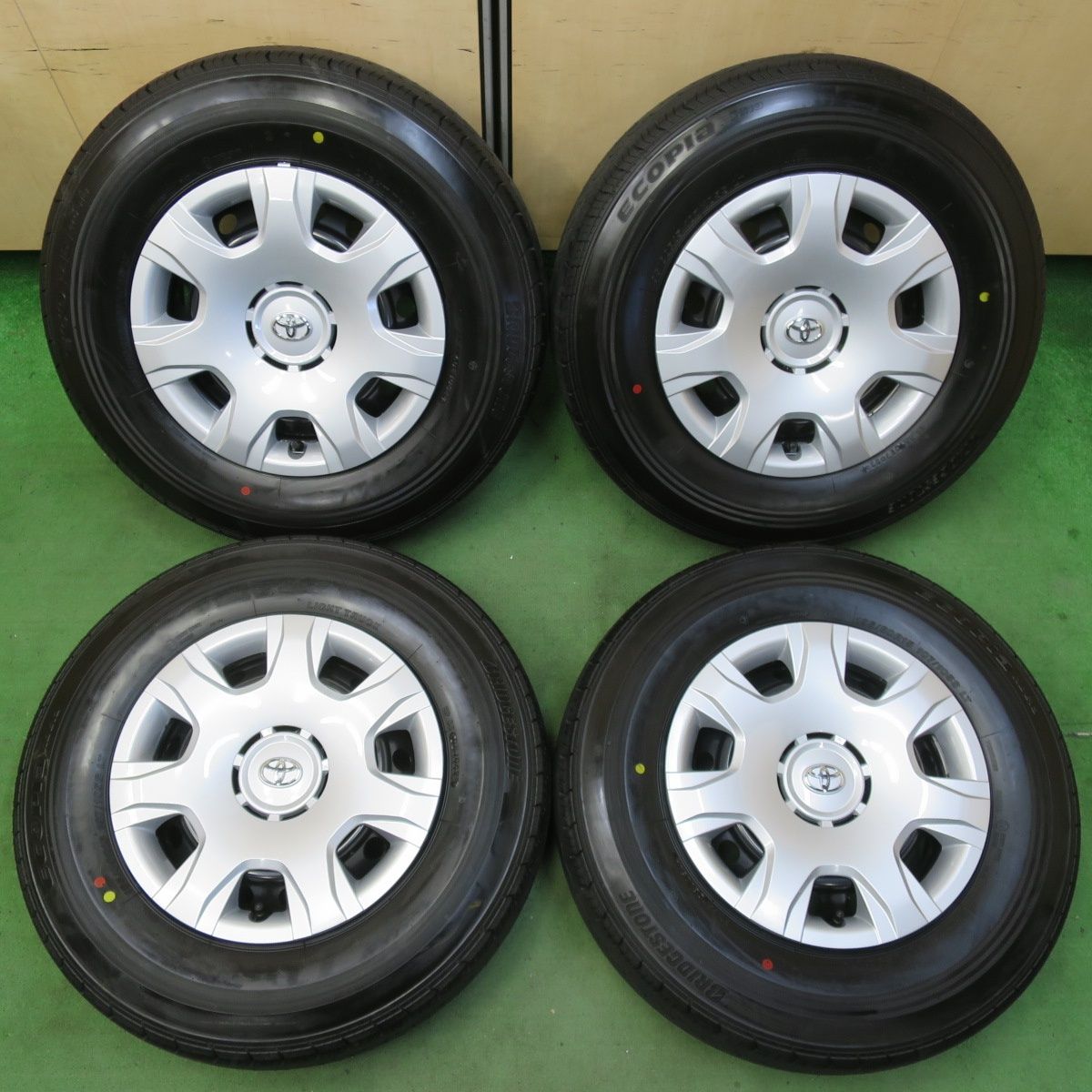 haru-umi様専用です】2023年製 エスクァイア ブリザックVRX2