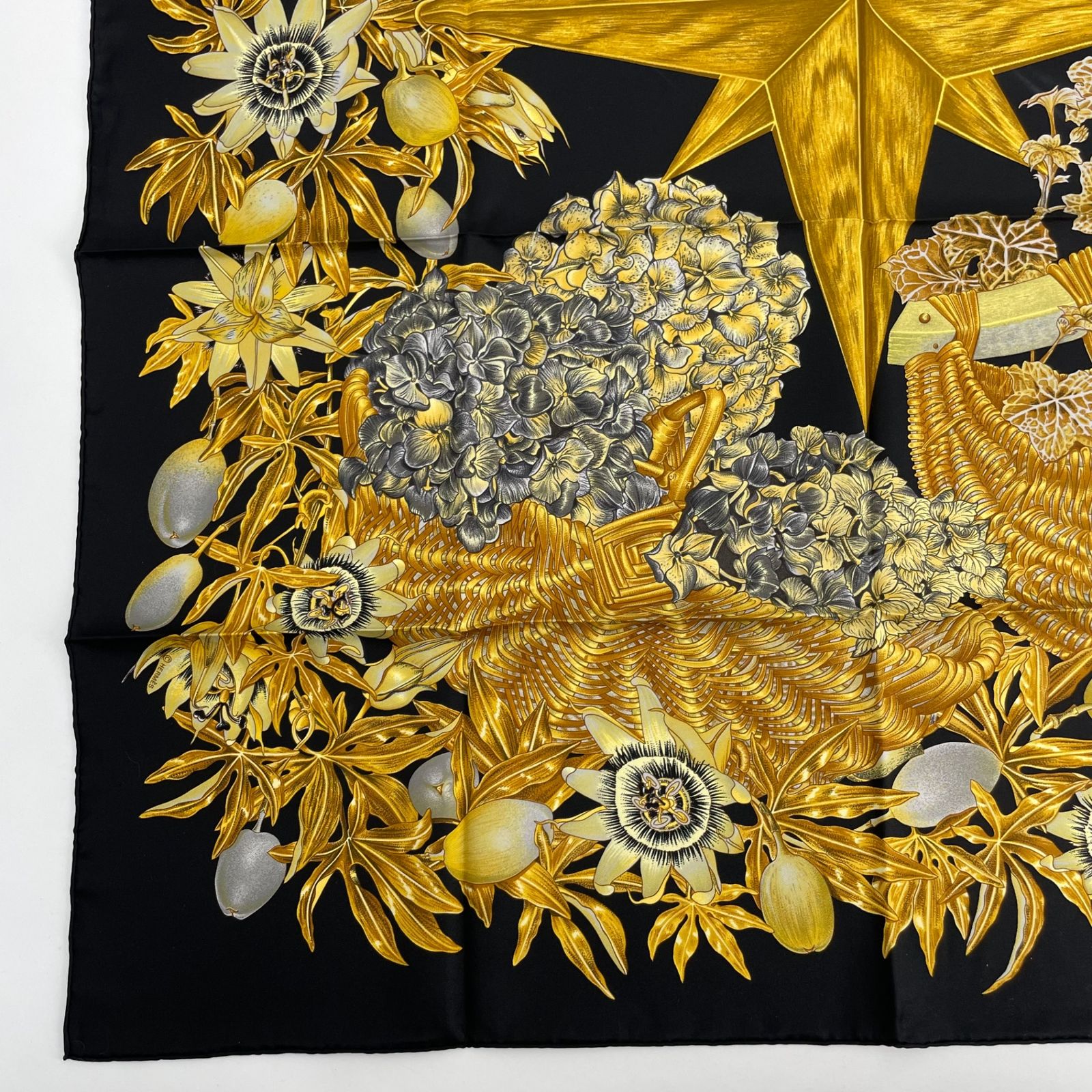 極美品！HERMES カレ90 PASSIFLORES パッションフラワー HERMES 美品 エルメス カレ90 PASSIFLORES パッションフラワー