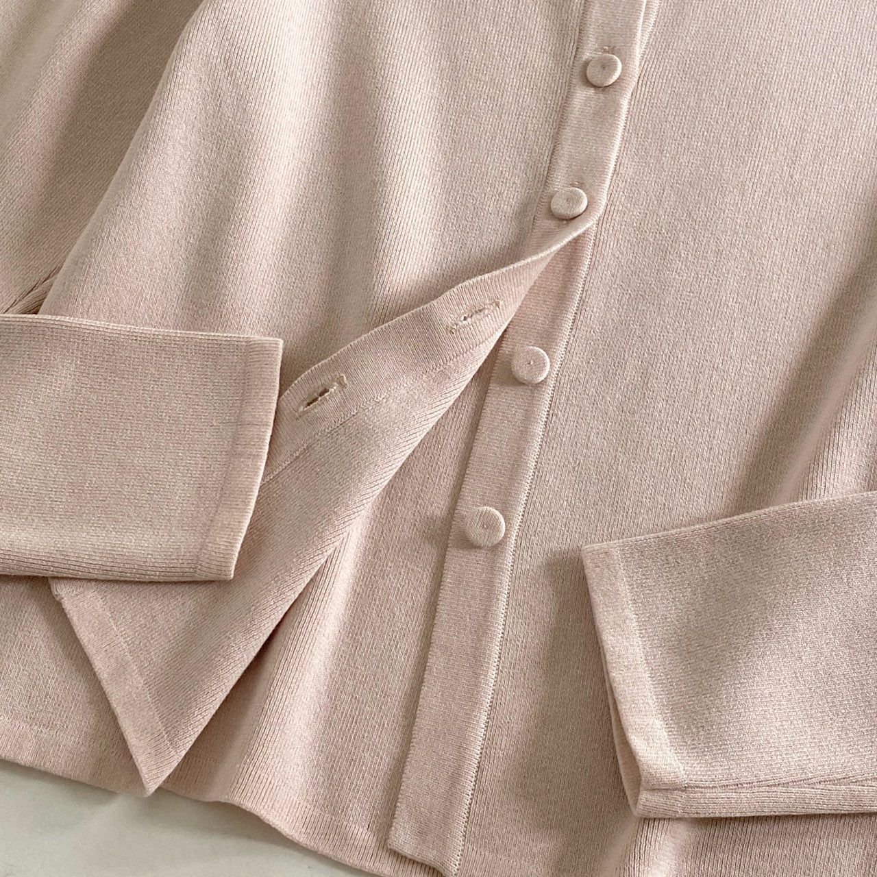 【美品✨】ルネ　カーディガン　パール　2022年　34 88j2 Rene ルネ パールネック カーディガン 34 ピンク 羽織 日本