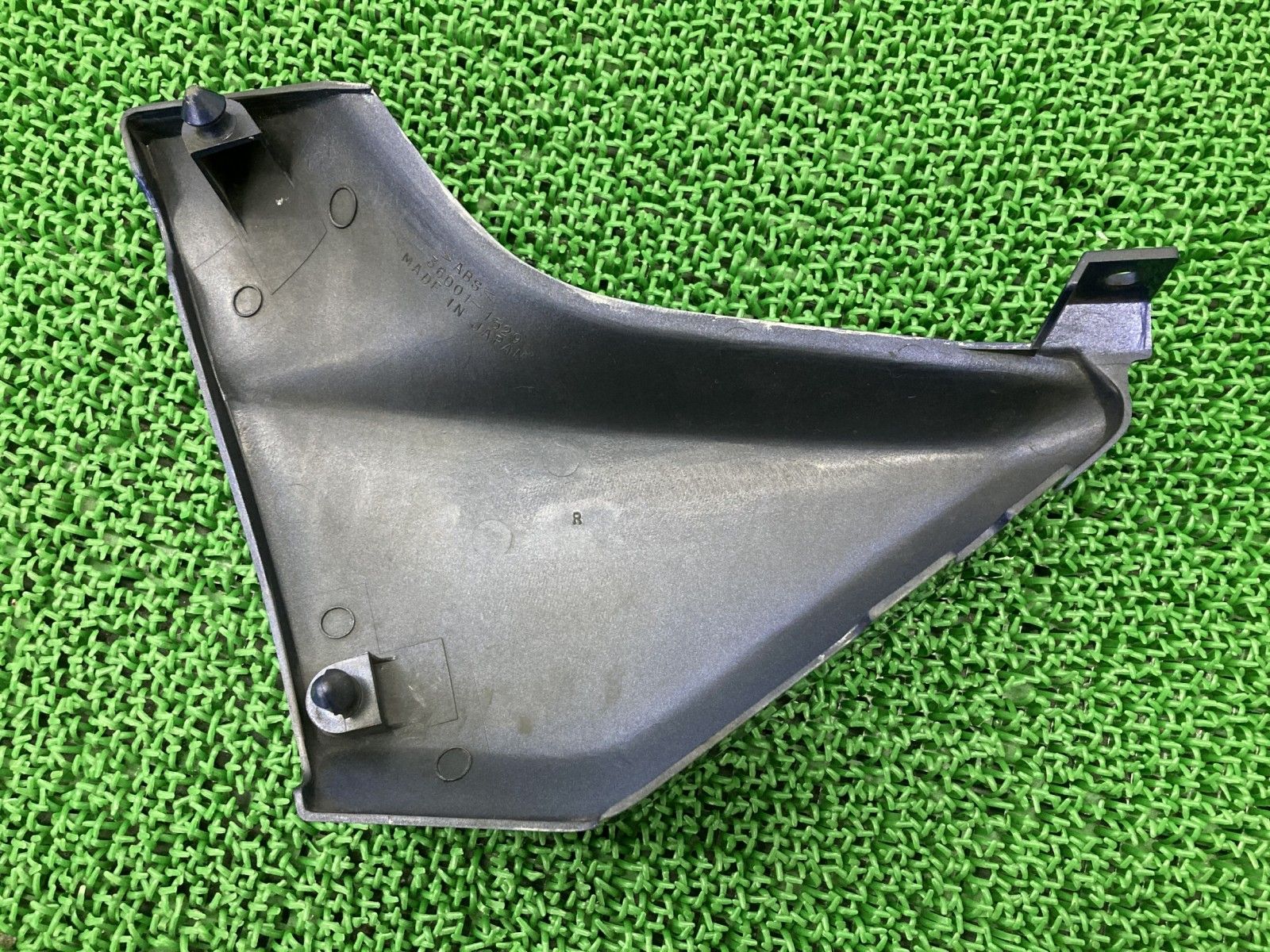 zrx400Ⅱ純正新品サイドカバー(左) zrx400Ⅱ純正新品サイドカバー(右