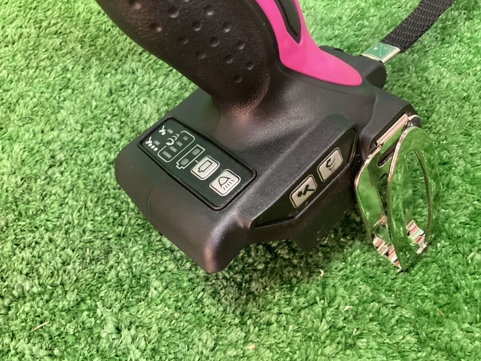 18vコードレスインパクトレンチ パワフルレッド