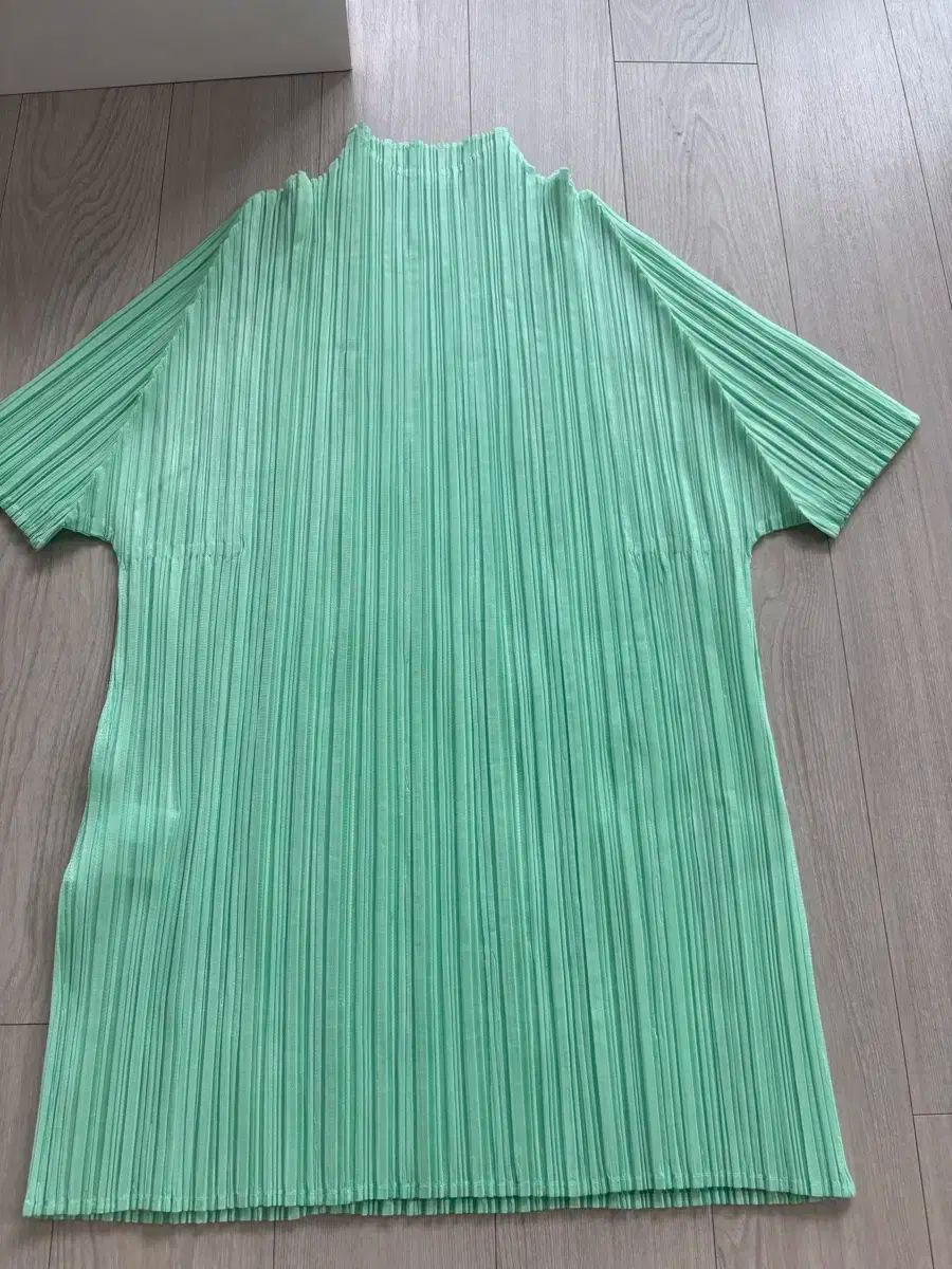 PLEATS PLEASE(プリーツプリーズ) トップス - メルカリ