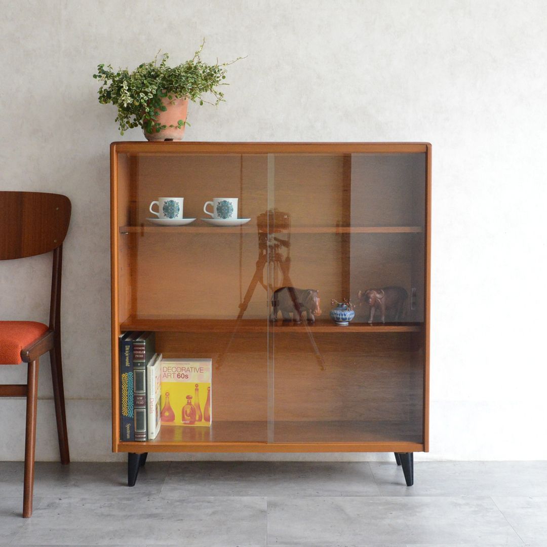 ミッドセンチュリー イギリスヴィンテージ ガラスキャビネット 96 天板剥離再塗装済 ディスプレイキャビネット ショーケース ブックケース 飾り棚 本棚