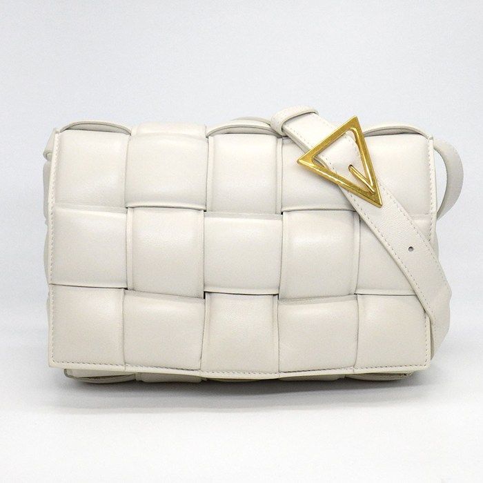 ボッテガ ヴェネタ BOTTEGA VENETA ショルダーバッグ パデッド カセット クラシック 591970VCQR19143 チョーク ラムスキン
